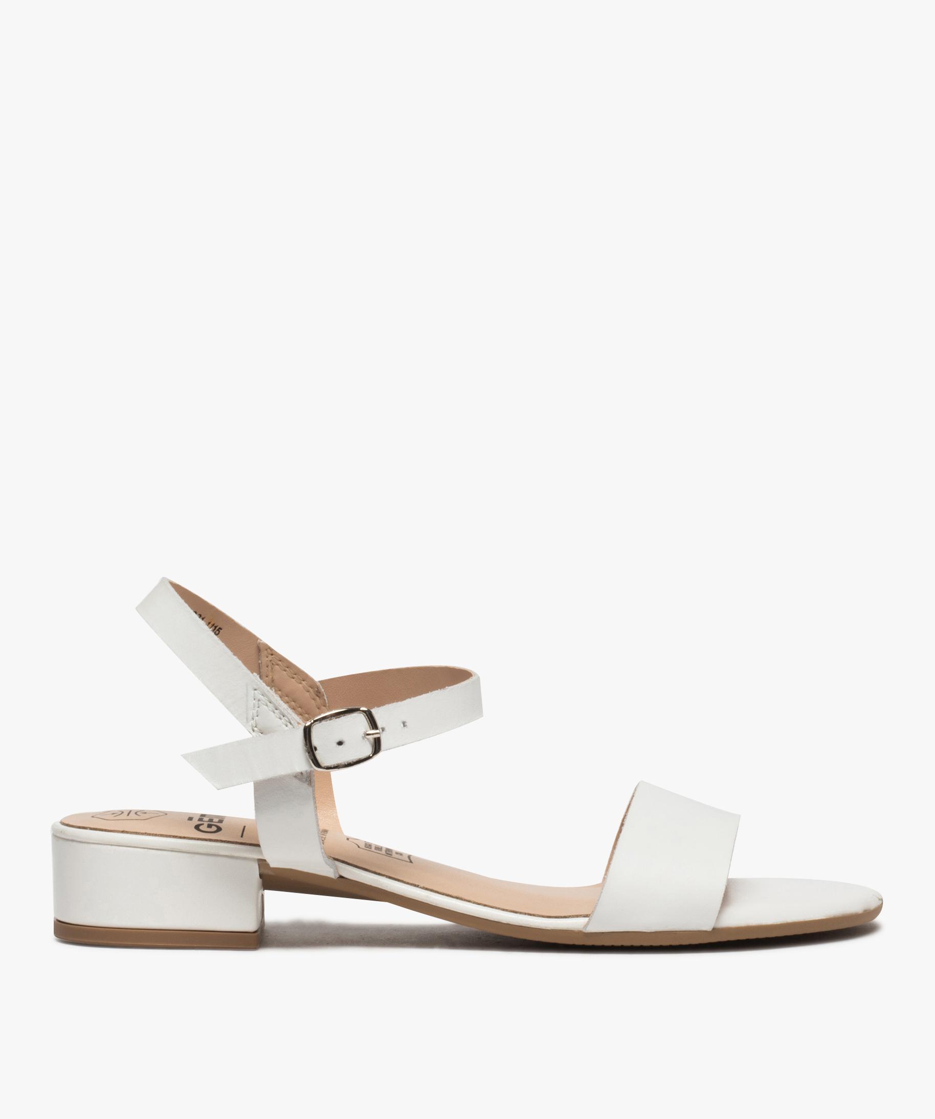 Sandales femme unies a brides droites et petit talon carre blanc GEMO