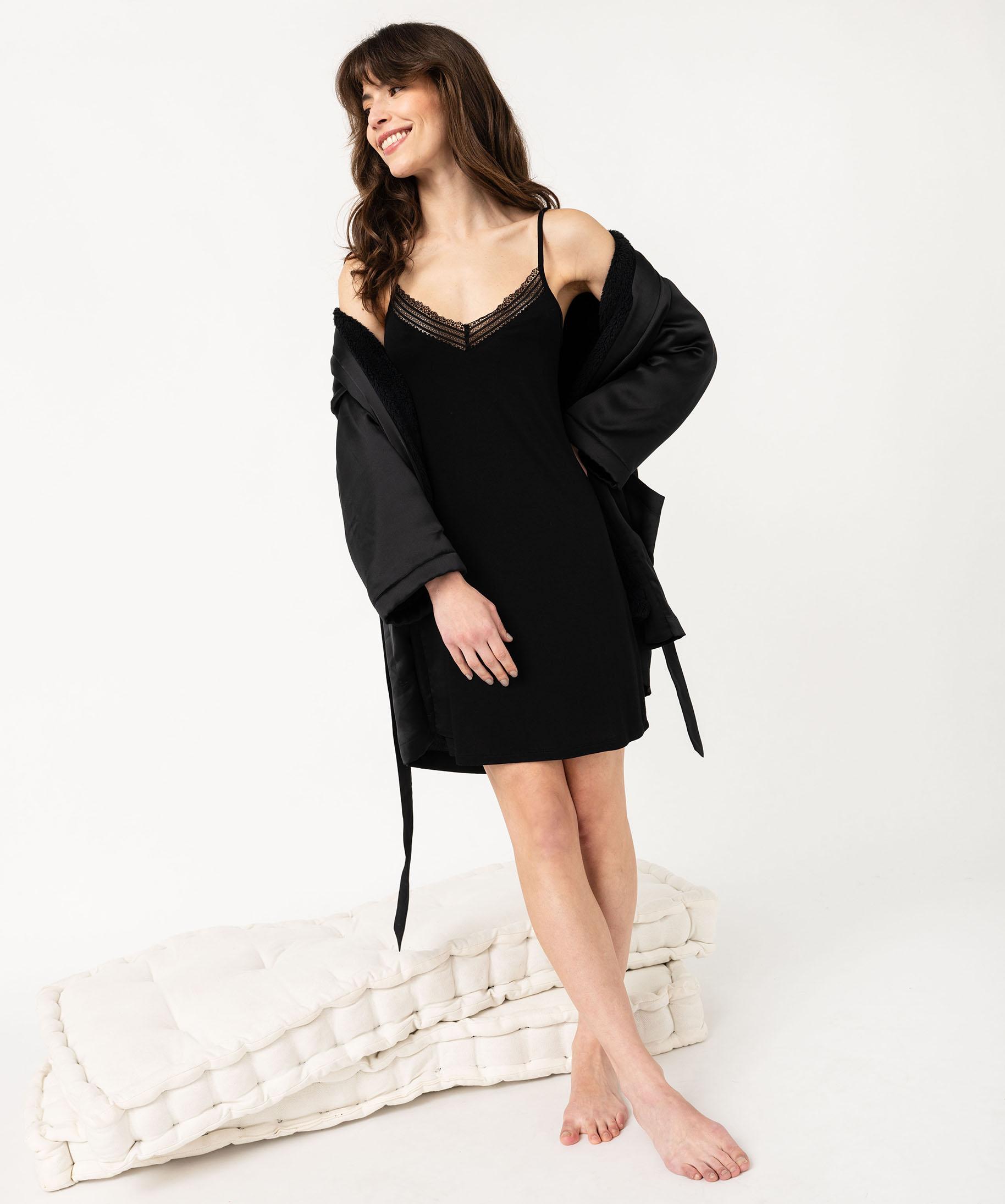 Nuisette en viscose avec col V dentelle et fines bretelles f. noir GEMO