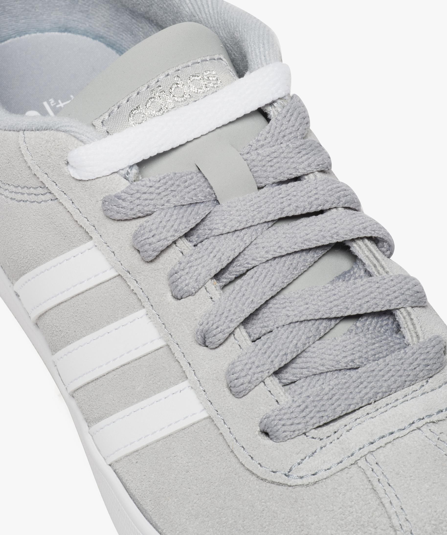 Baskets basses Adidas Courtset