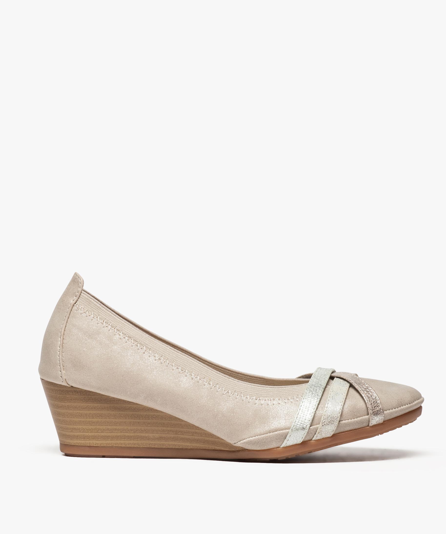 Ballerines femme confort talon compens et brides d cor beige