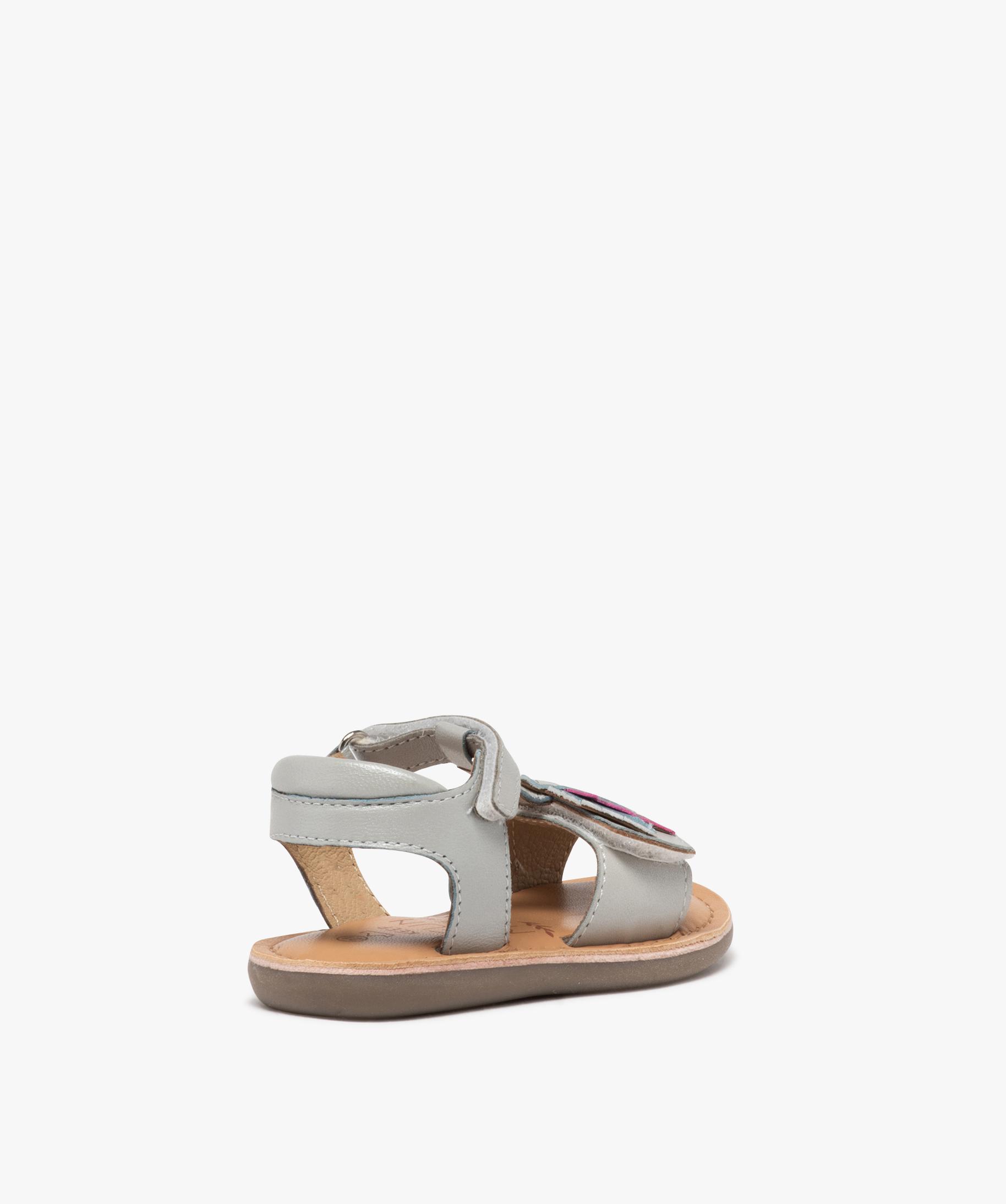 Sandales bébé fille en cuir métallisé avec plumes fantai