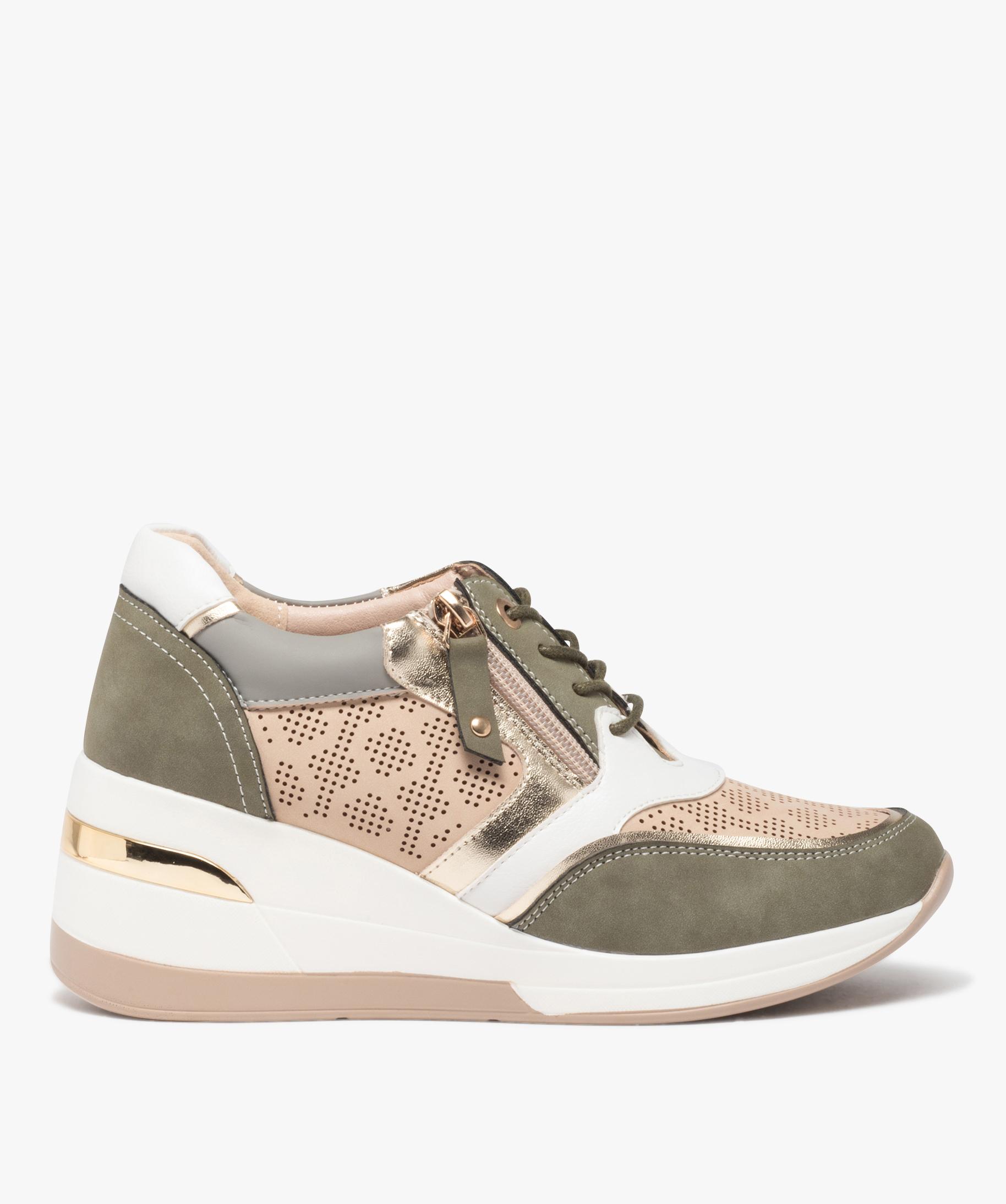 Baskets confort a talon compense et details brillants femme