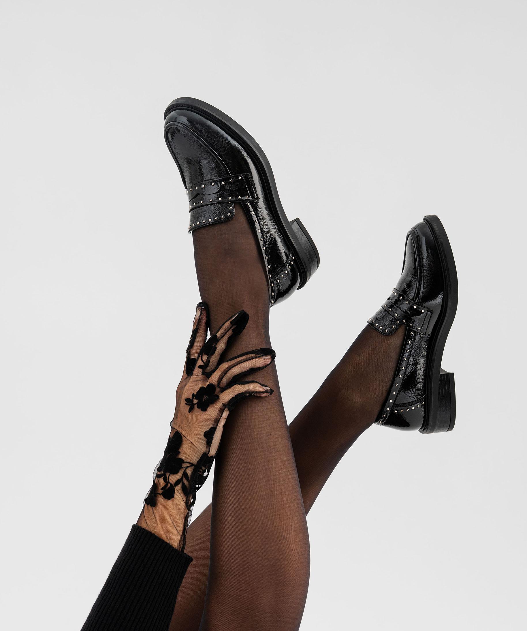 Mocassins vernis à clous femme