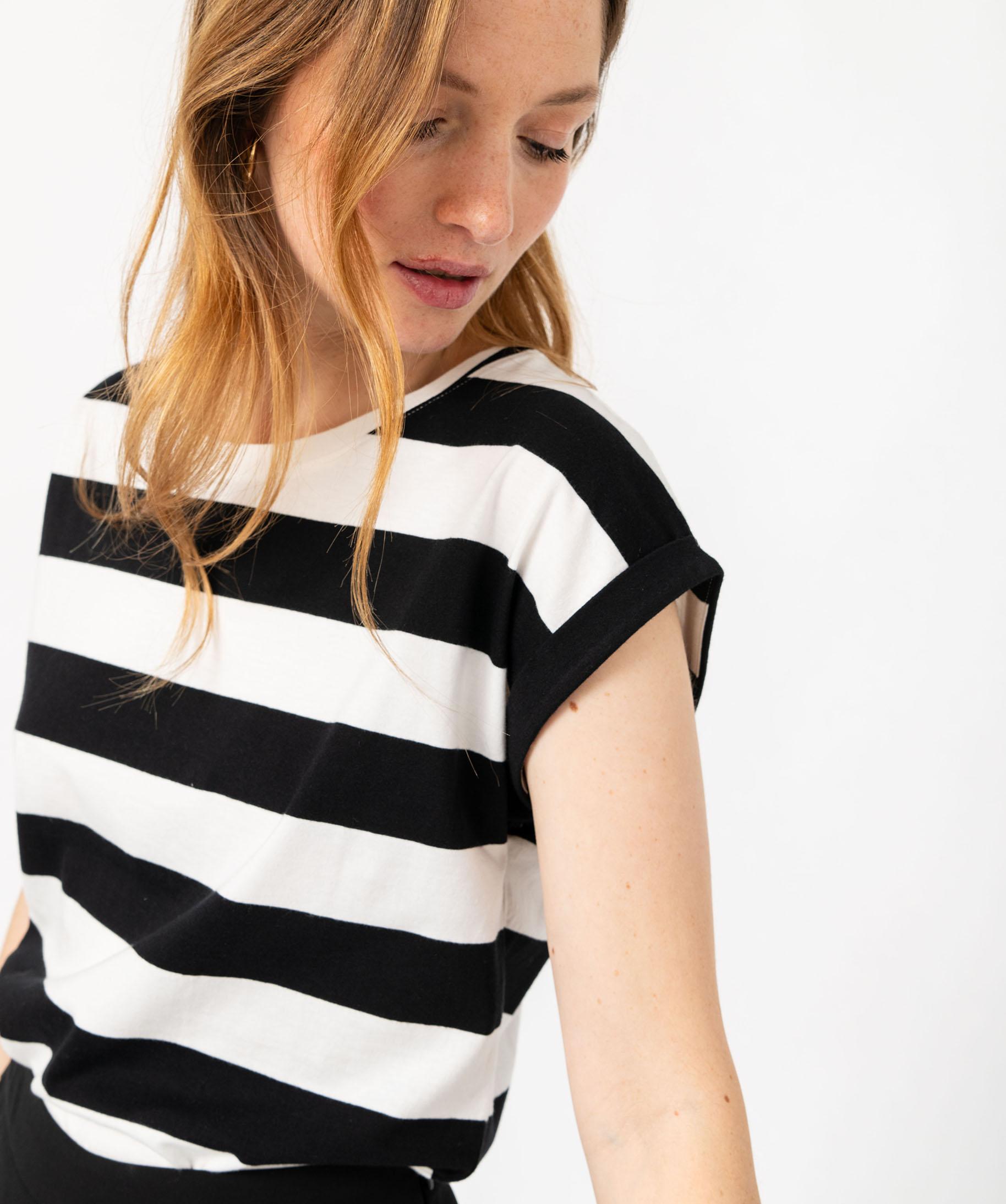 Tee-shirt Miss Me Rayé Noir Et Gris – Taille XL, Gemmes Devant/derrière, Occasion Très Bon état