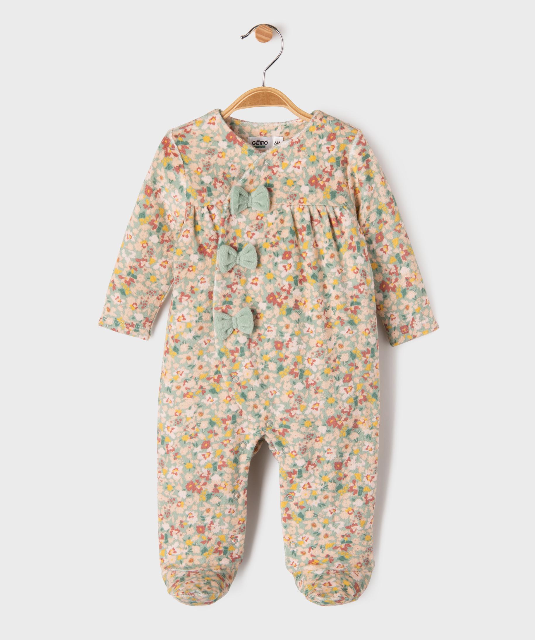 Pyjama en velours à motifs fleuris ouverture devant bébé fille