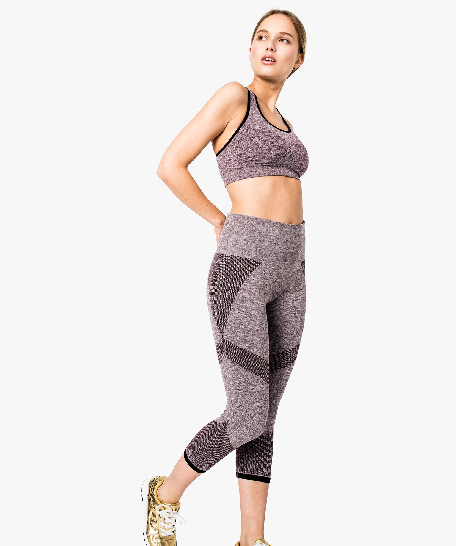 Offre Le Legging La Brassière Dim Sport chez Stokomani