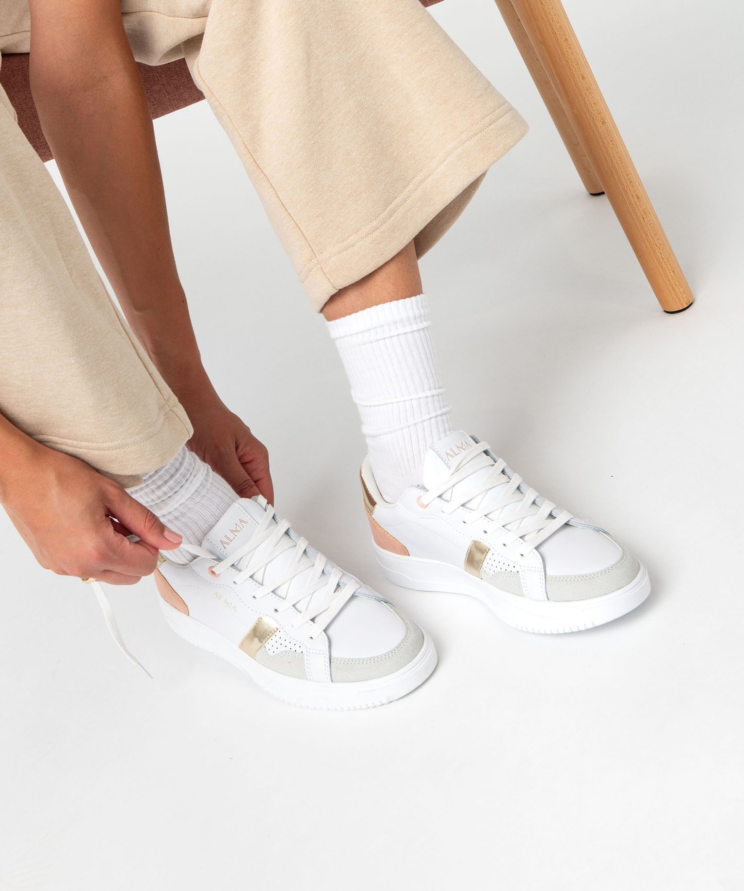 Baskets dessus cuir avec touches métallisées femme - Alma - 40 - blanc - ALMA