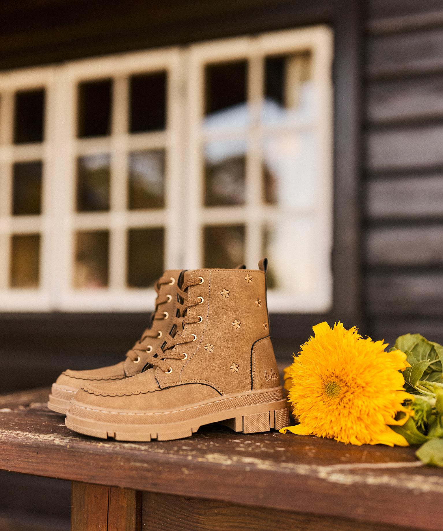 Boots zippées et lacées à fleurs brodées et semelle crantée fille - LuluCastagnette - LULUCASTAGNETTE Boots zippées et lacées à fleurs brodées et semelle crantée fille - LuluCastagnette - LULUCASTAGNETTE