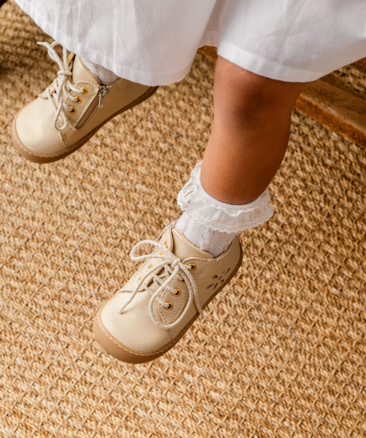 Chaussures premiers pas bébé fille en cuir uni pailleté avec détail ajouré - NA! - 20 - or - NA!