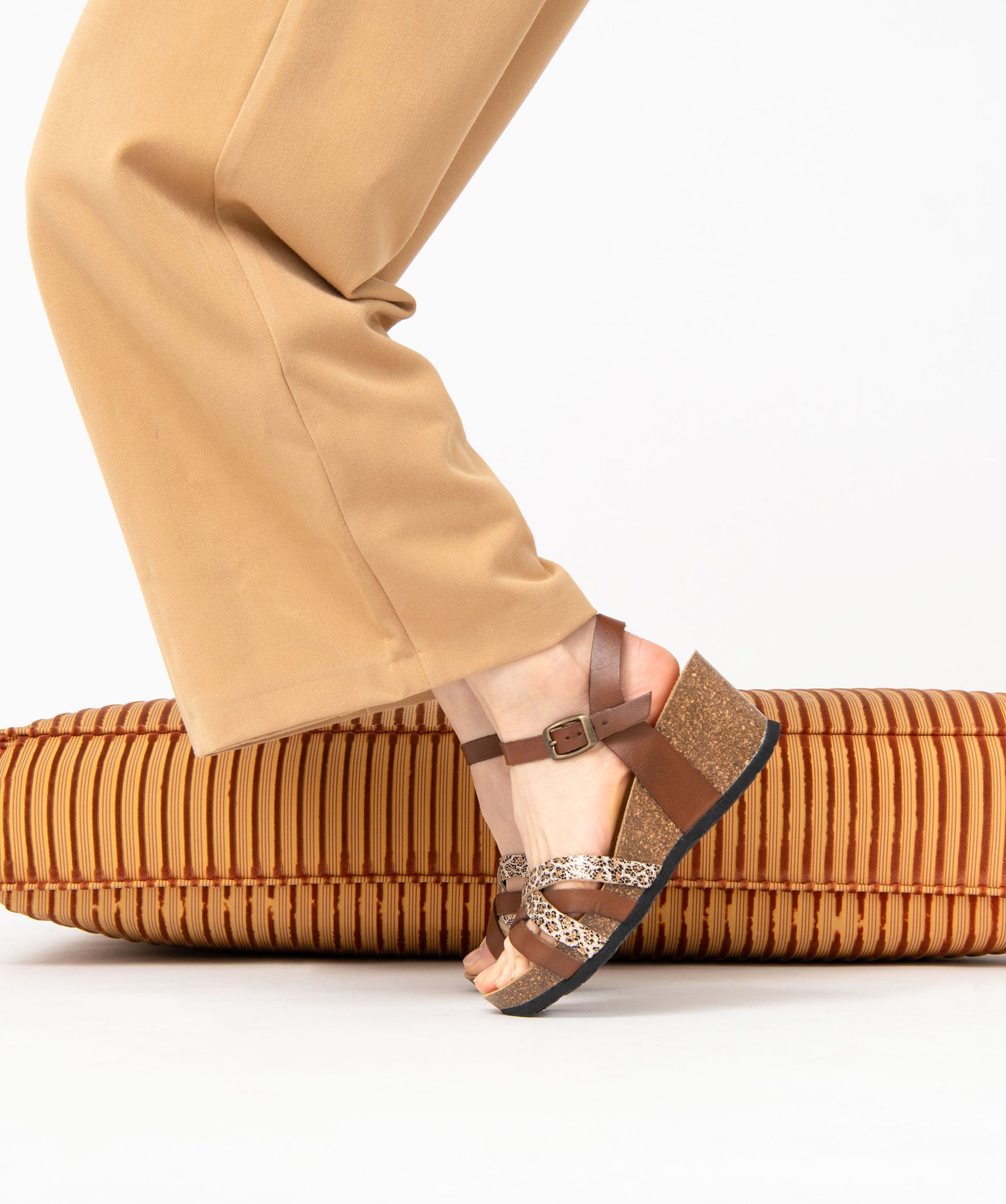 Sandales femme compensées à brides en cuir - 37 - marron - GEMO