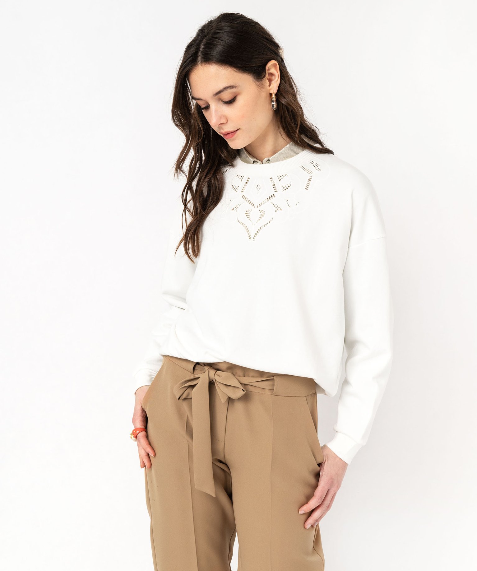 Sweat avec motif brodé ajouré sous le col femme - XL - ecru - GEMO