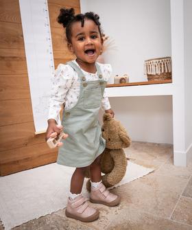 Ensemble 2 pièces bébé fille robe salopette et tee-shirt vue1 - GEMO 4G BEBE - GEMO