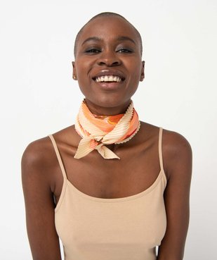 Foulard femme carré plissé à motif fleuri vue5 - GEMO 4G FEMME - GEMO