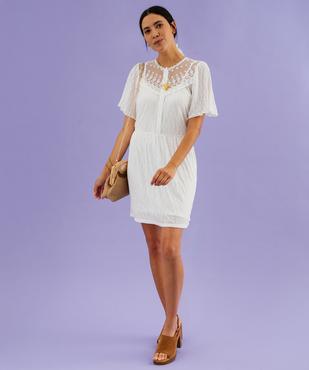 Robe courte à manches courtes en dentelle extensible look romantique femme vue1 - GEMO(FEMME PAP) - GEMO