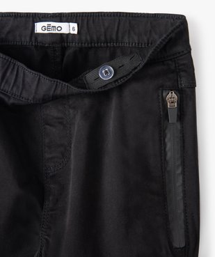 Pantalon garçon avec empiècements sur l’avant des jambes vue2 - GEMO (ENFANT) - GEMO