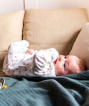 Pyjama en velours imprimé avec ouverture devant bébé - Petit Béguin  vue6 - PETIT BEGUIN - GEMO