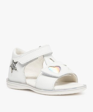 Sandales bébé fille en cuir avec étoiles et cœur vue2 - GEMO(BEBE DEBT) - GEMO