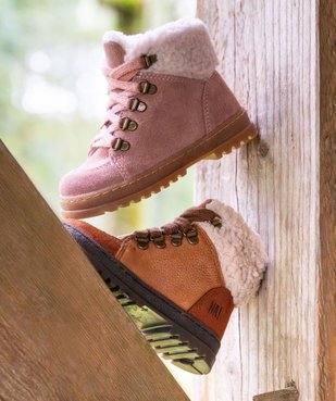 Boots bébé fille fourrées à col sherpa et dessus en cuir suédé - NA! vue3 - NA! - GEMO
