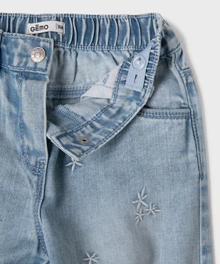 Jean barrel avec étoiles brodées bébé fille vue2 - GEMO(BEBE DEBT) - GEMO