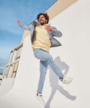 Sweat homme à capuche avec poche kangourou vue6 - GEMO (HOMME) - GEMO