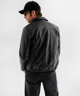 Blouson en cuir imitation à grandes poches plaquées homme vue3 - GEMO (HOMME) - GEMO