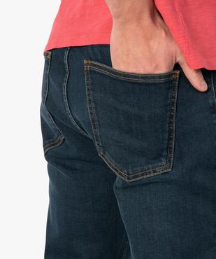 Jean homme coupe straight aspect usé sur les hanches vue2 - GEMO (HOMME) - GEMO
