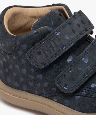 Chaussures premiers pas bébé fille unies avec double scratch à motif petits coeurs - NA!  vue6 - NA! - GEMO