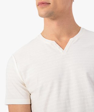 Tee-shirt homme à col tunisien avec rayures ton sur ton vue2 - GEMO (HOMME) - GEMO