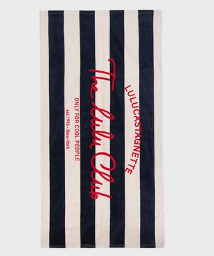 Serviette de plage en éponge à rayures avec inscription - LuluCastagnette vue1 - LULU CASTAGNETT - GEMO