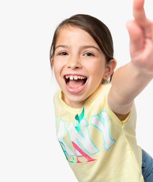 Tee-shirt court fille avec motif scintillant sur l’avant vue1 - GEMO (ENFANT) - GEMO