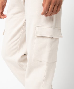 Pantalon de jogging homme avec larges poches à rabat vue5 - GEMO (HOMME) - GEMO
