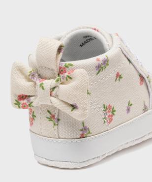 Chaussons de naissance tennis en toile fleurie bébé fille vue6 - LITTLE LOVE - GEMO