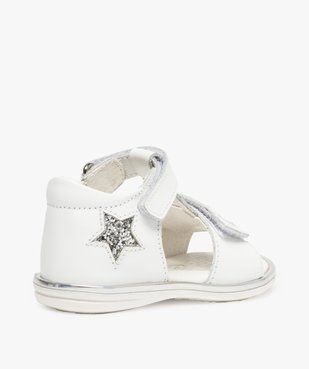 Sandales bébé fille en cuir avec étoiles et cœur vue4 - GEMO(BEBE DEBT) - GEMO