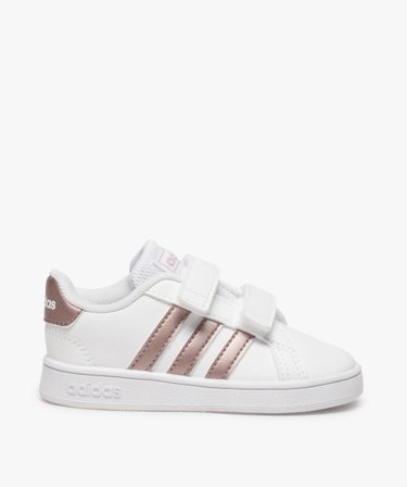 Baskets bebe fille a scratch Grand Court Adidas blanc GEMO