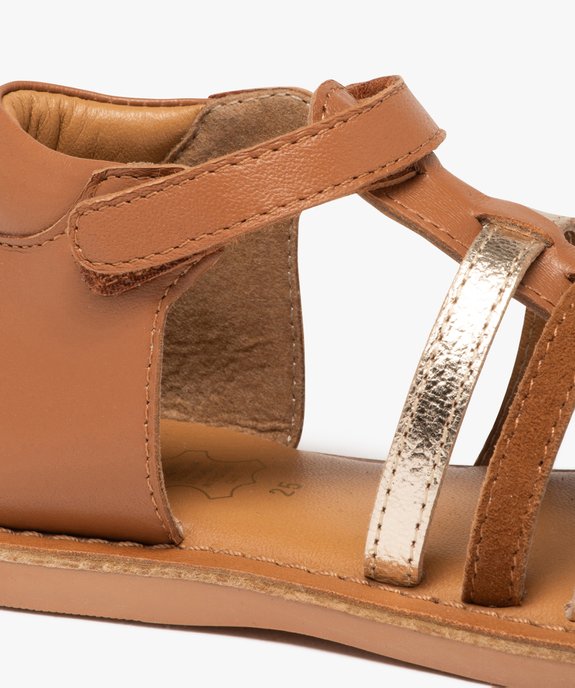 Sandales fille en cuir avec bride scratch à talon et bout fermés vue6 - GEMO (ENFANT) - GEMO
