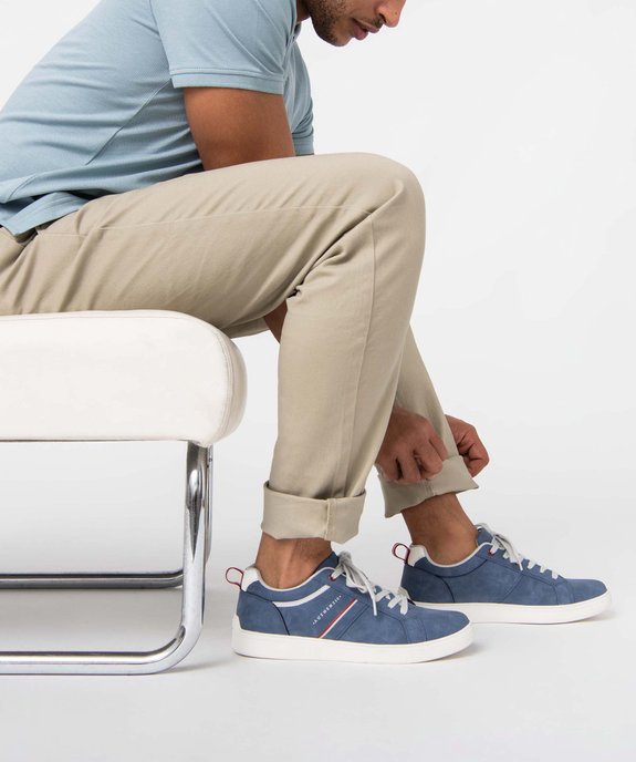 Baskets homme en suédine unie et détails contrastants vue1 - GEMO (CASUAL) - GEMO