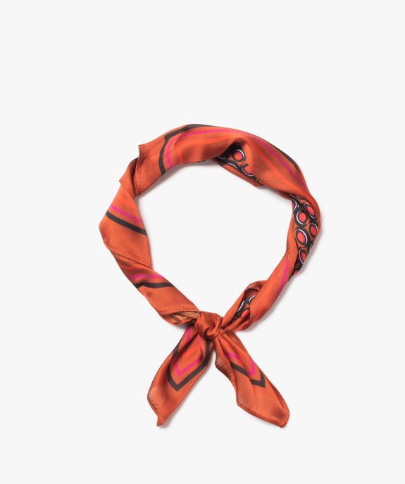 Foulard carré en satin à motif femme vue1 - GEMO 4G FEMME - GEMO