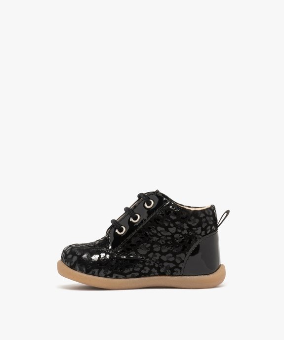 Chaussures premiers pas bébé fille bottillons dessus en cuir motif léopard ton sur ton  vue3 - LOVELY WINGS - GEMO