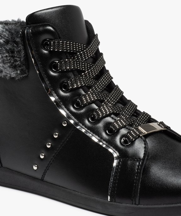 bottes fourrées femme lacets